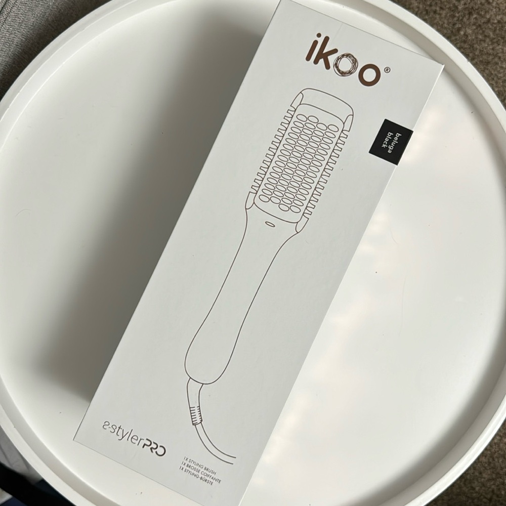 Almost New in Box IKOO salon e-styler pro hair straightener
